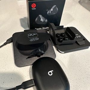 Beat Studio Buds (Gently Used)